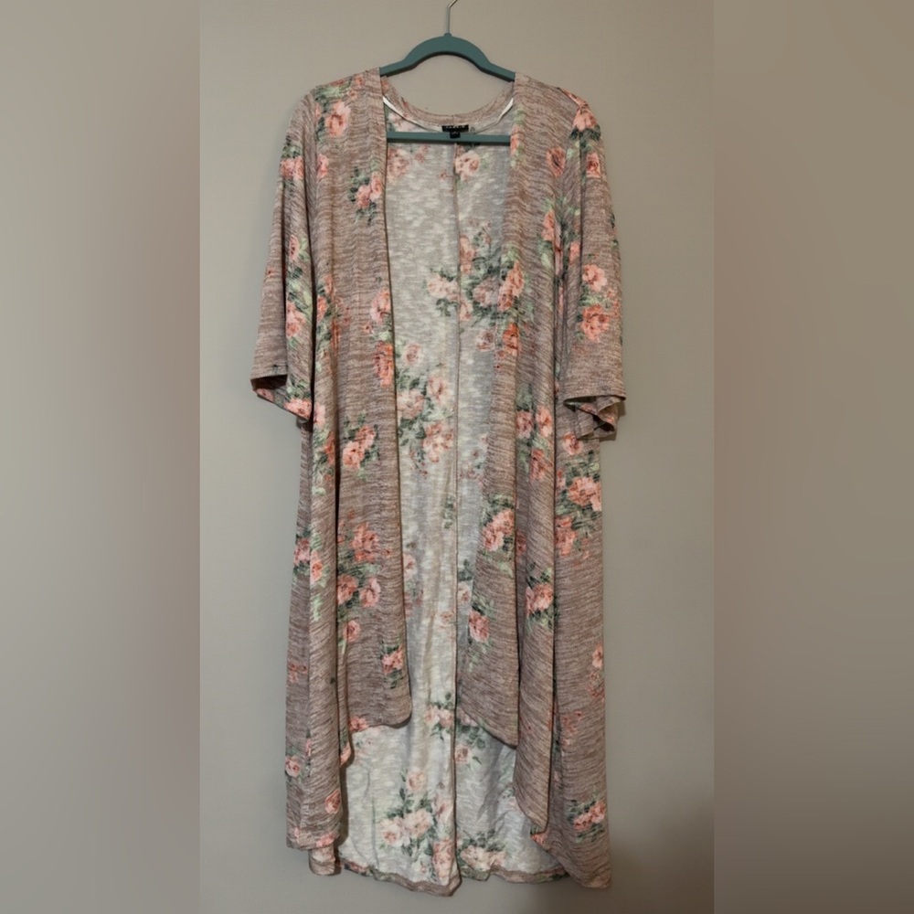 NWOT Torrid Tan Kimono with Pink Floral Design